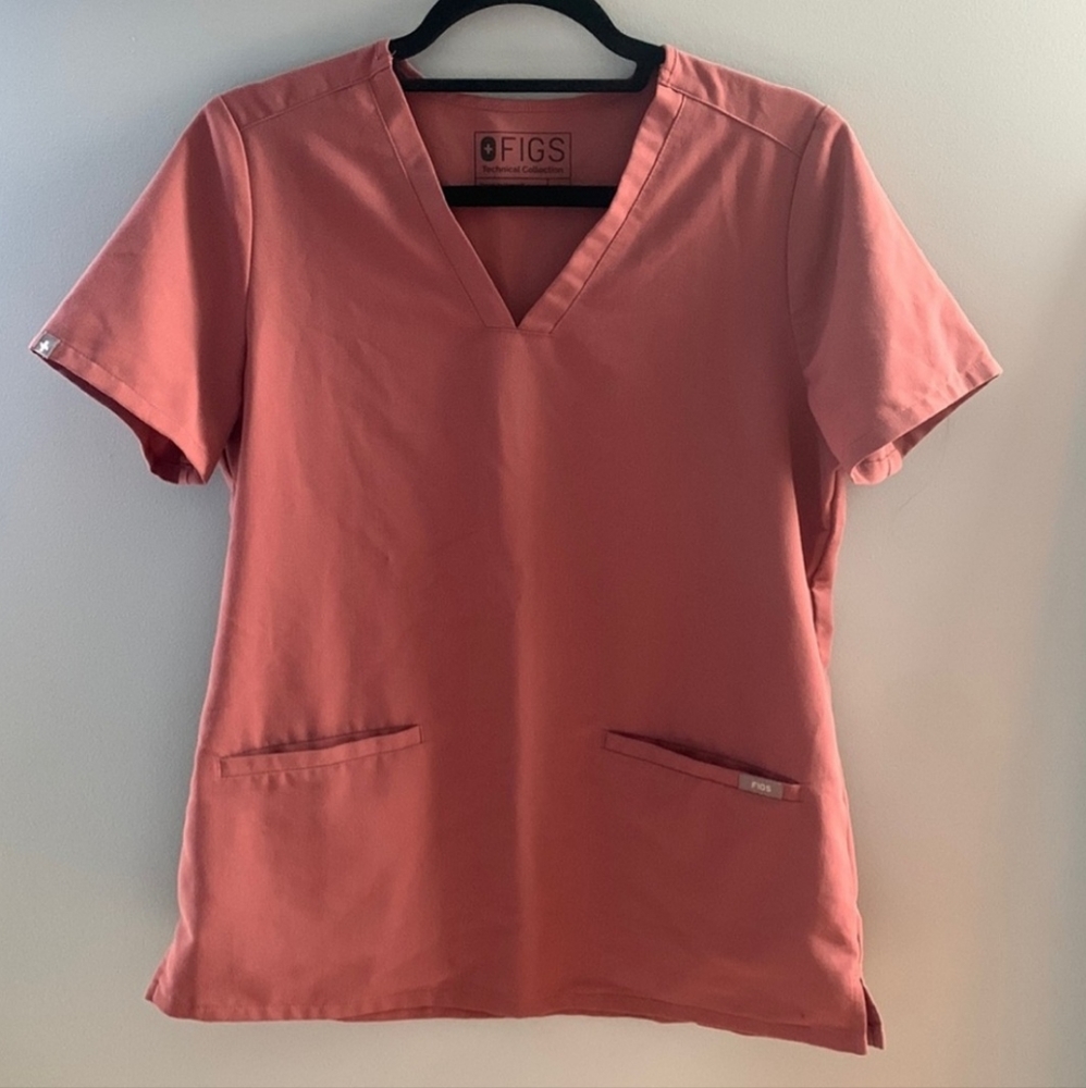 Figs scrub top